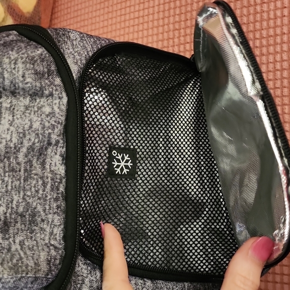 ADIDAS INSULATED LUNCH TOTE - Picture 4 of 8